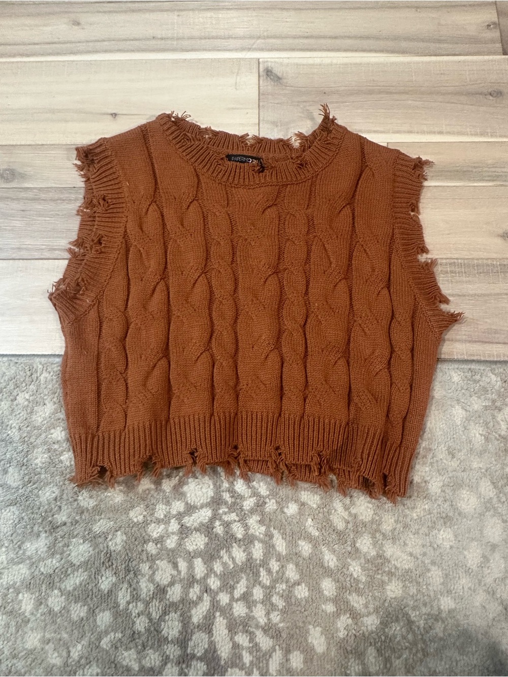 Distressed Cable Knit Sleeveless Sweater - Rust